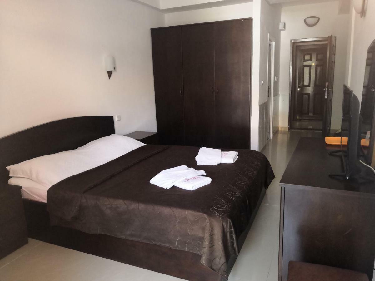 Hotel Prestige Costinesti Bagian luar foto